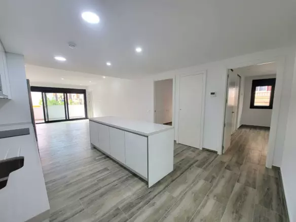 3-bedroom Apartment In Torrevieja, Spain (148 M²)
