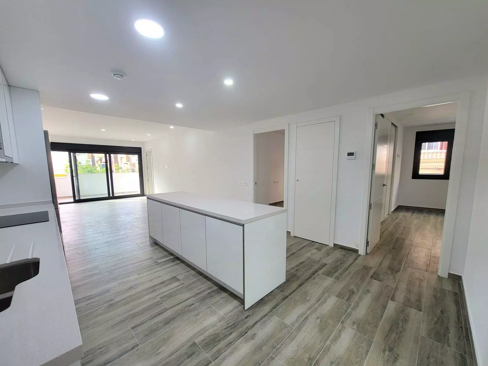 8-8-31c951 3-bedroom Apartment In Torrevieja, Spain (148 M²)