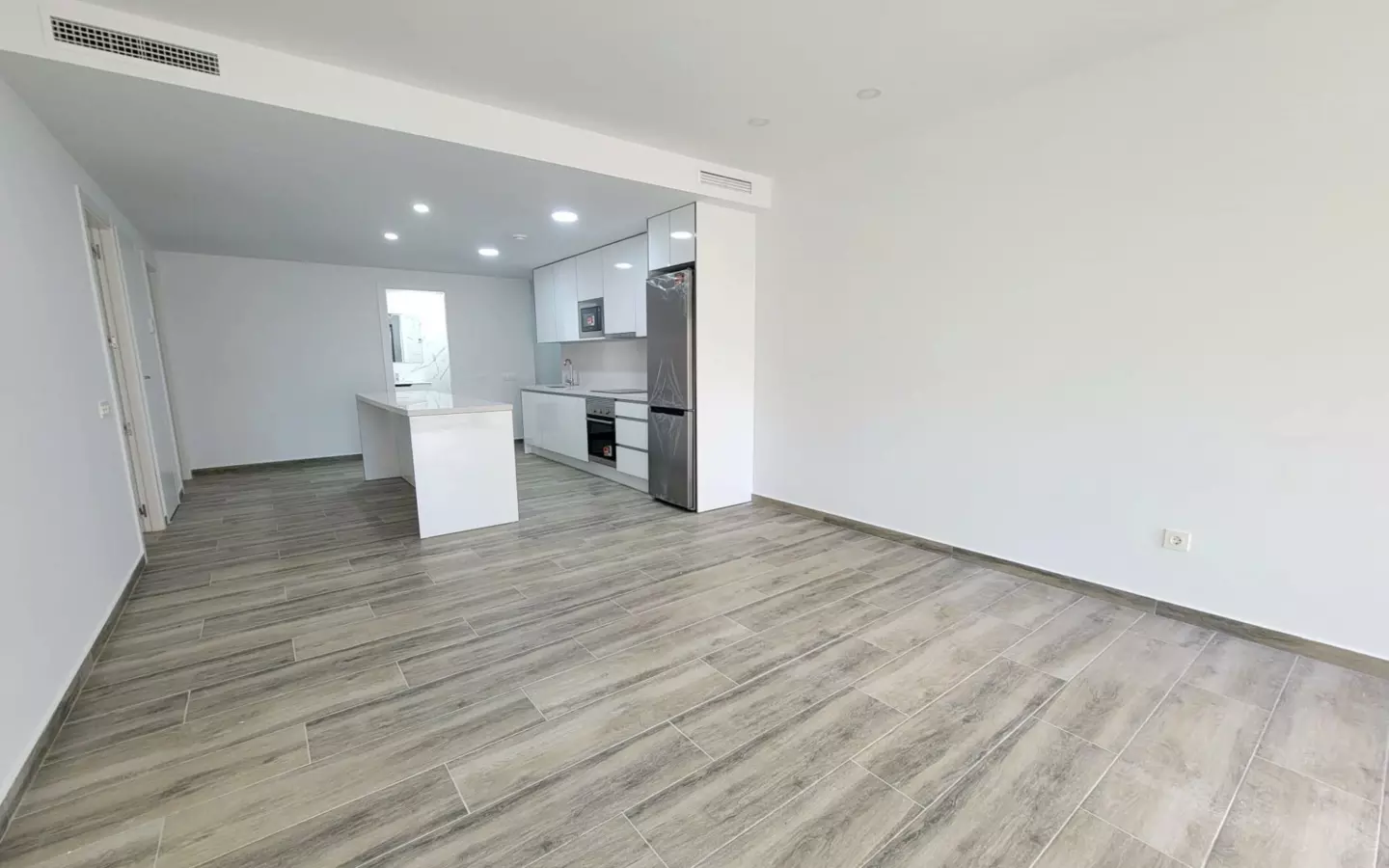 3-bedroom Apartment In Torrevieja, Spain (148 M²)