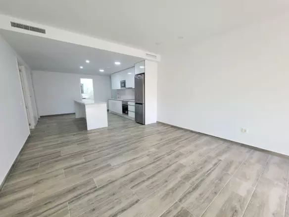 3-bedroom Apartment In Torrevieja, Spain (148 M²)