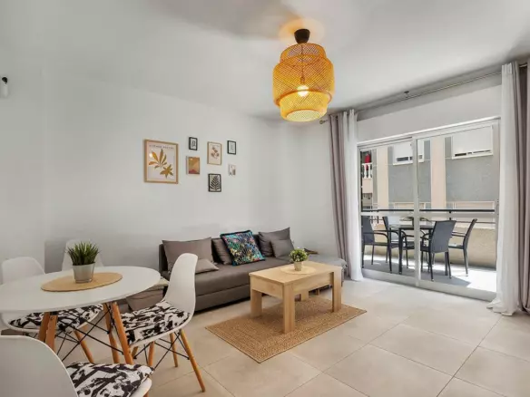 3-bedroom Apartment In Torrevieja, Spain (101 M²)