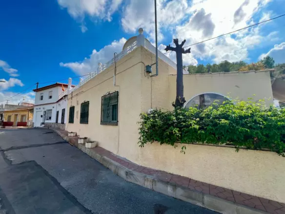 3-bedroom Villa In Benferri, Spain (130 M²)