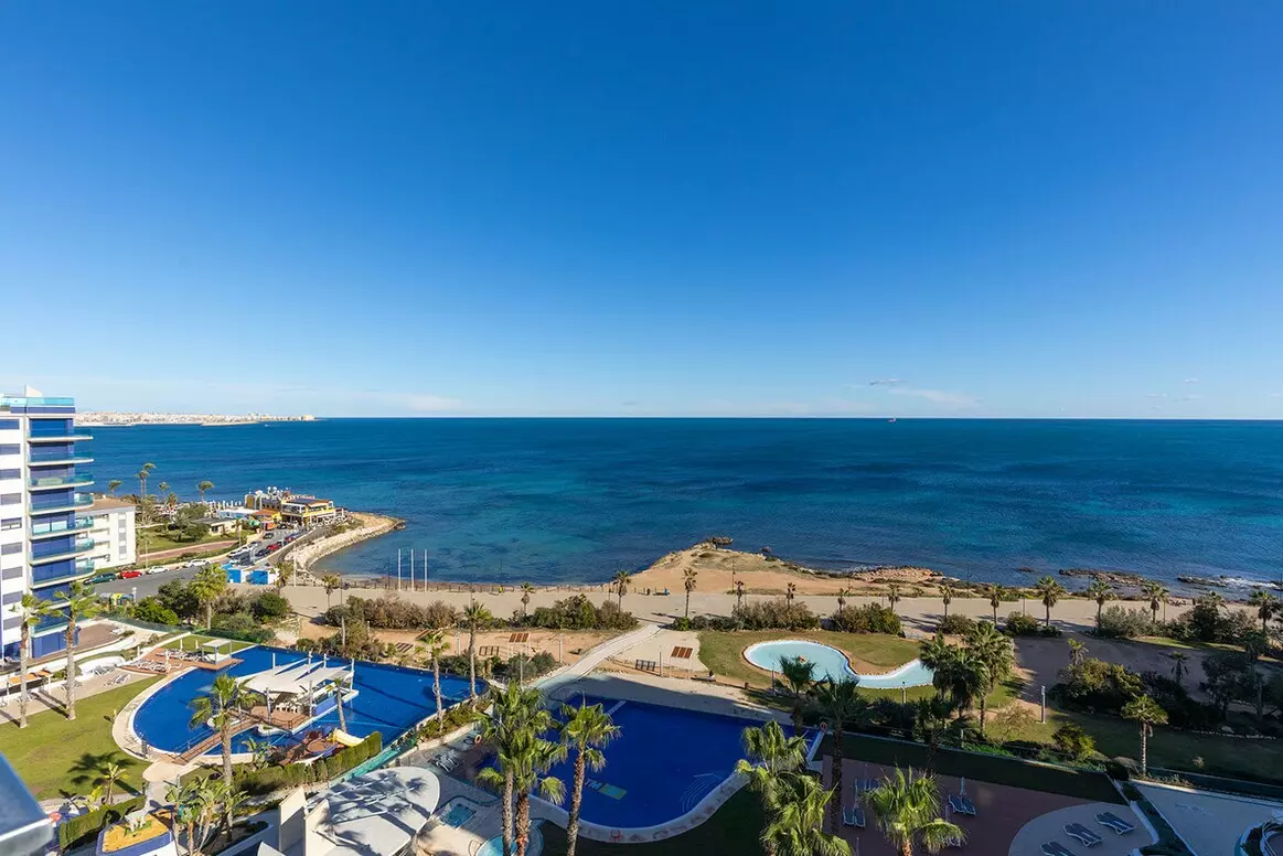 2-bedroom Apartment In Orihuela Costa, Spain (175 M²)