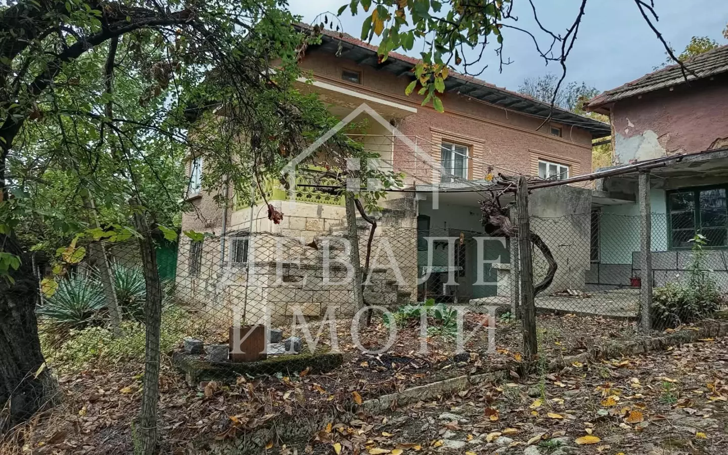 A House With A Large Yard Is For Sale In The Village Of Pirgovo, Ruse Region.