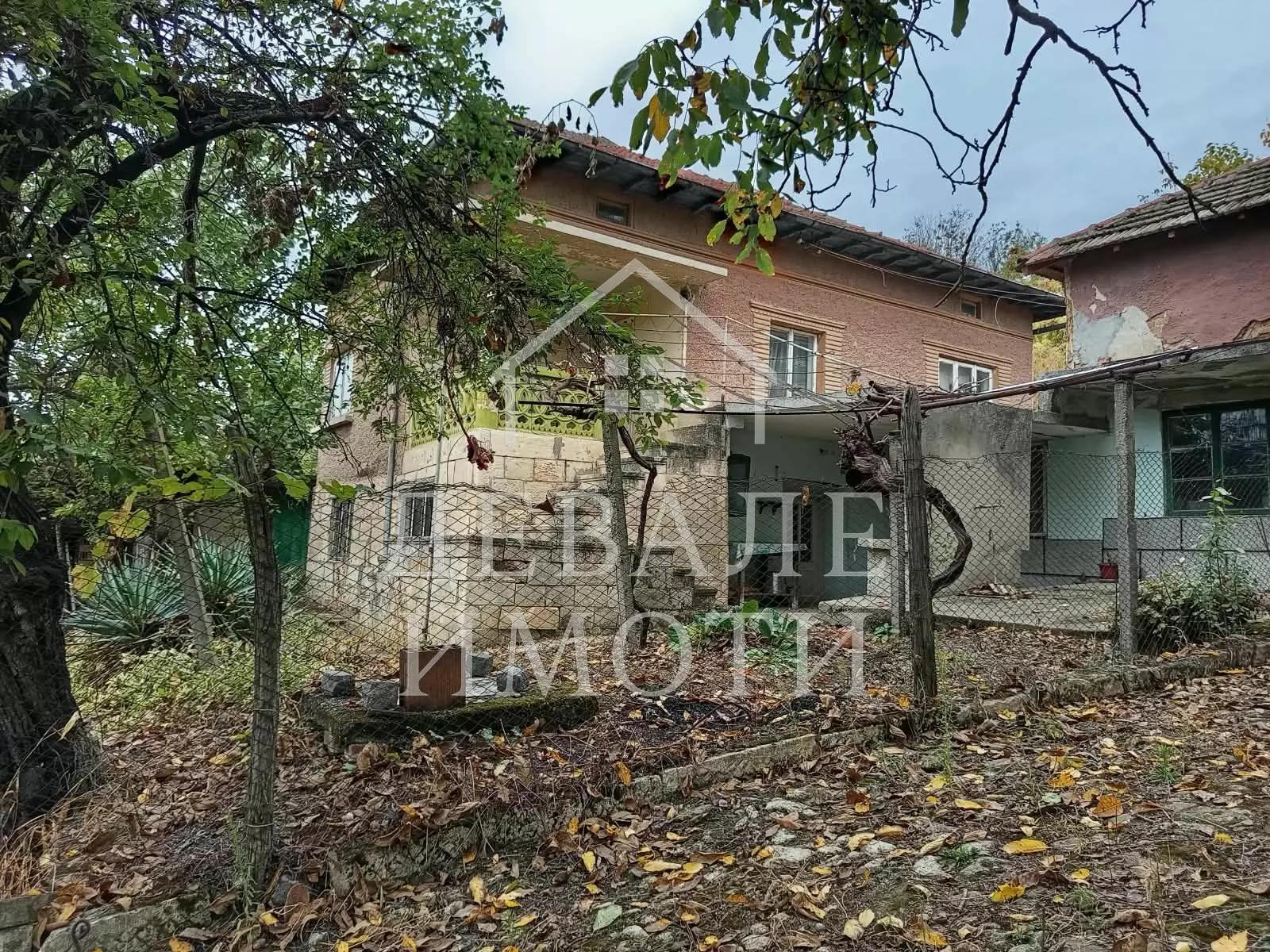 A House With A Large Yard Is For Sale In The Village Of Pirgovo, Ruse Region.