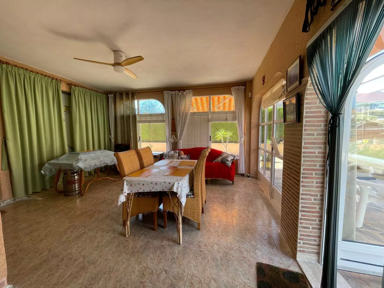 o_1k0aks0l44qm64f15nf13a0145d32-5d2728 4-bedroom Villa In Cabo Roig, Spain (180 M²)