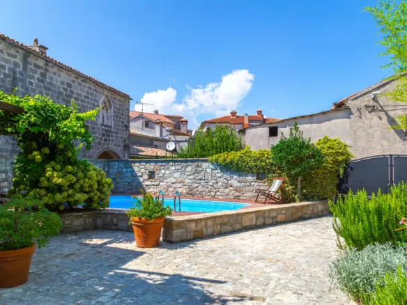 7-bedroom Detached House In Gračišće, Croatia (520 M²)
