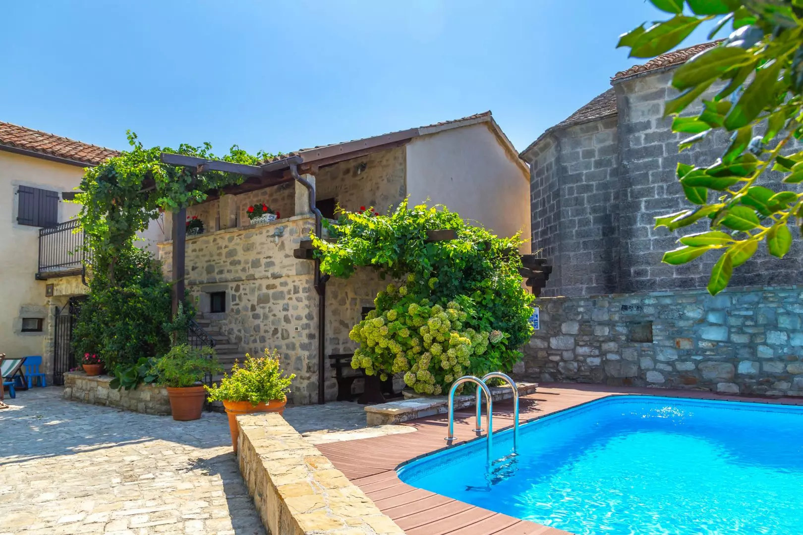 7-bedroom Detached House In Gračišće, Croatia (520 M²)