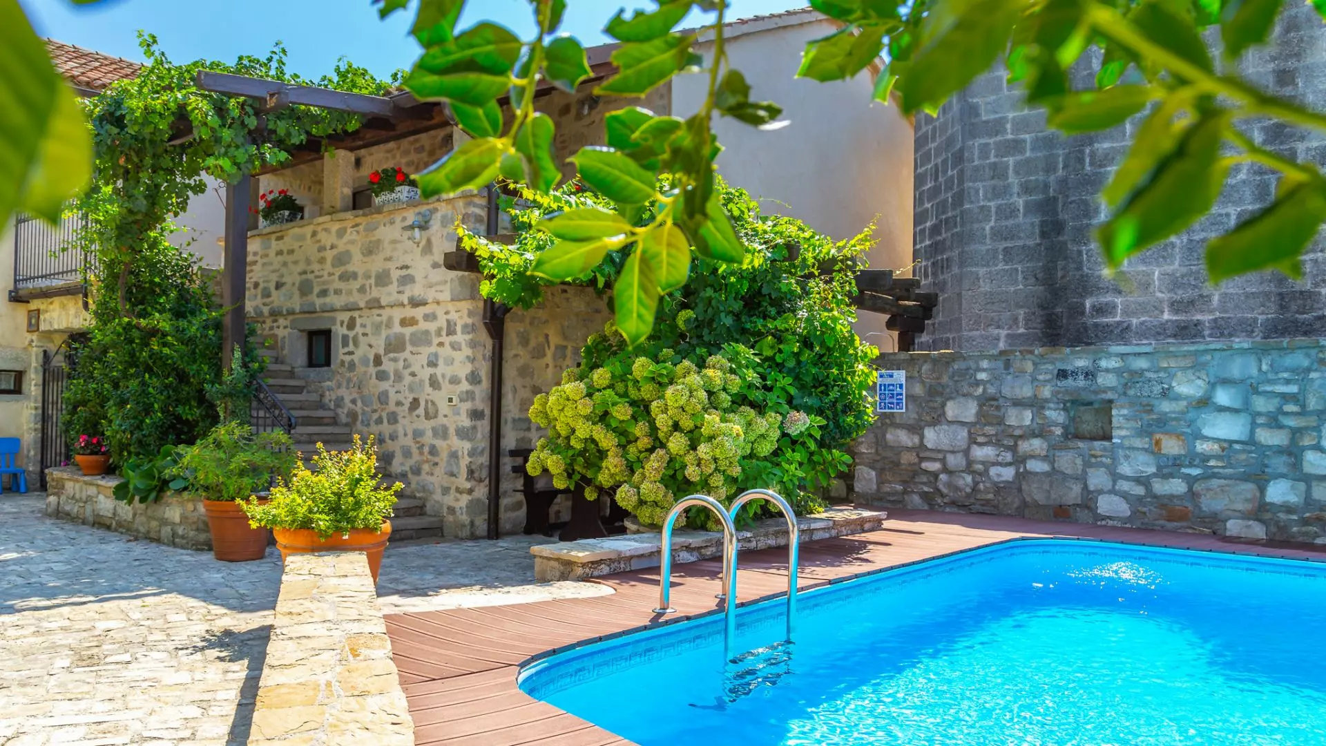 7-bedroom Detached House In Gračišće, Croatia (520 M²)