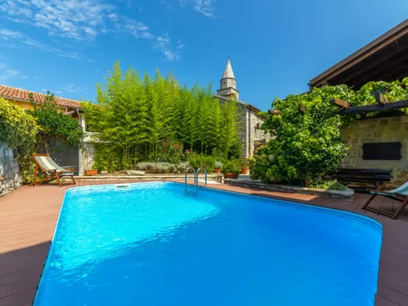 7-bedroom Detached House In Gračišće, Croatia (520 M²)