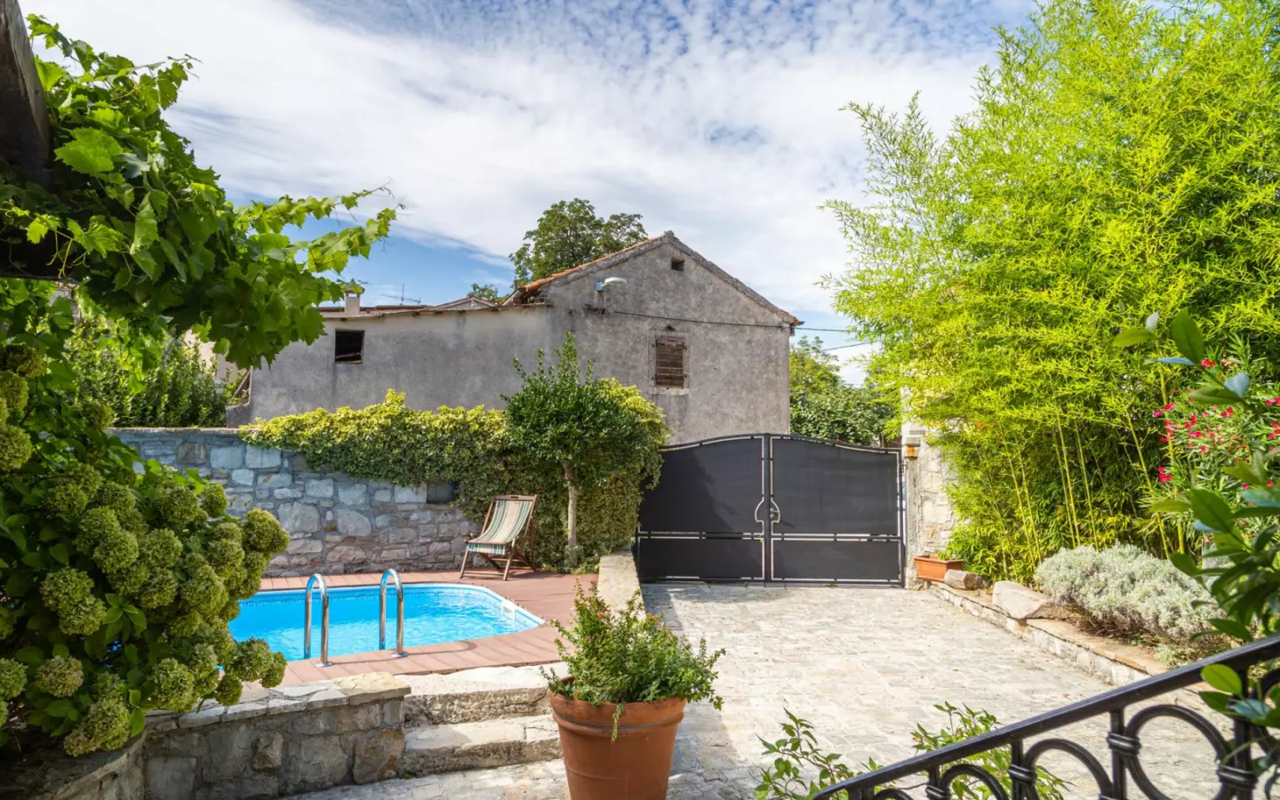 7-bedroom Detached House In Gračišće, Croatia (520 M²)