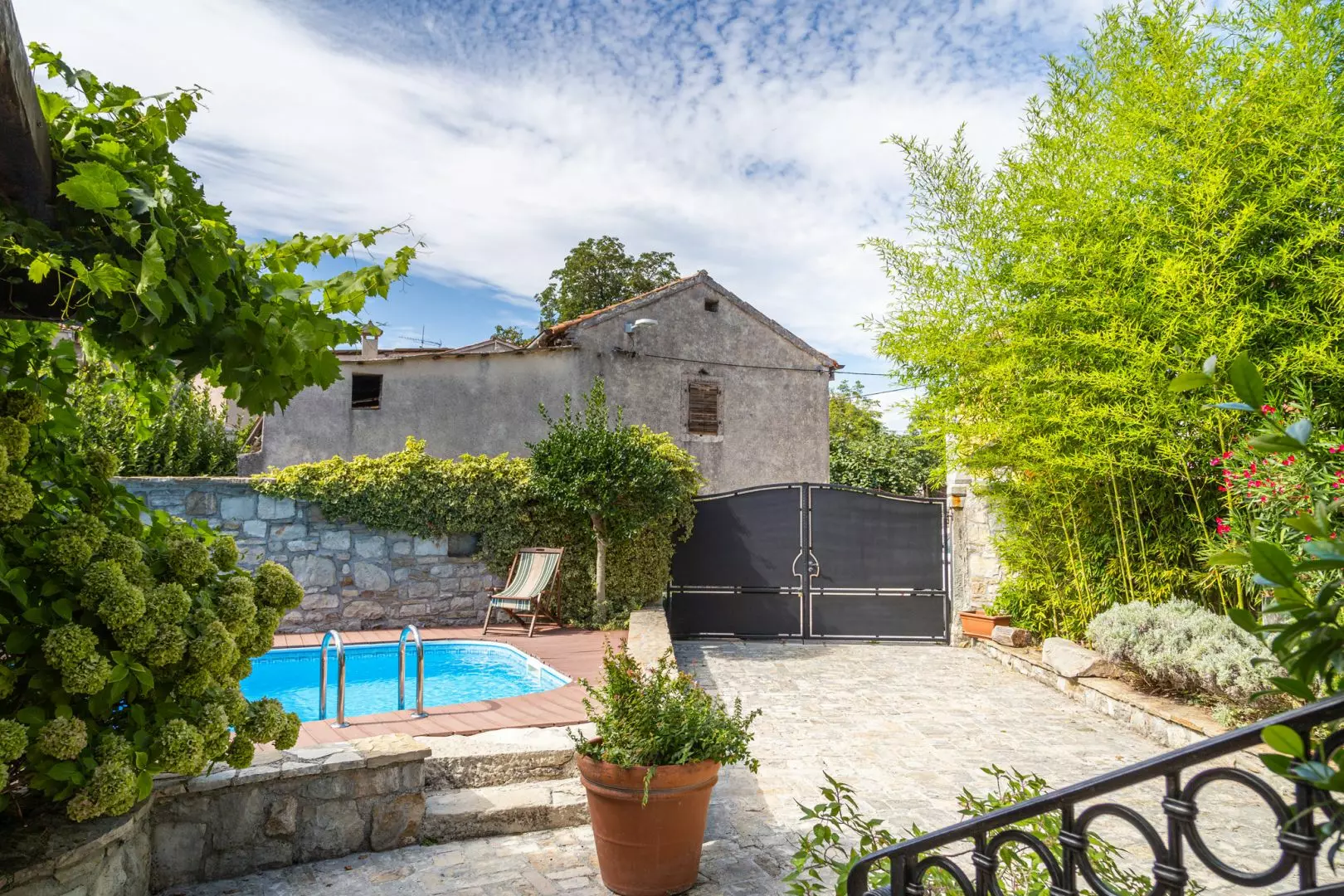 7-bedroom Detached House In Gračišće, Croatia (520 M²)