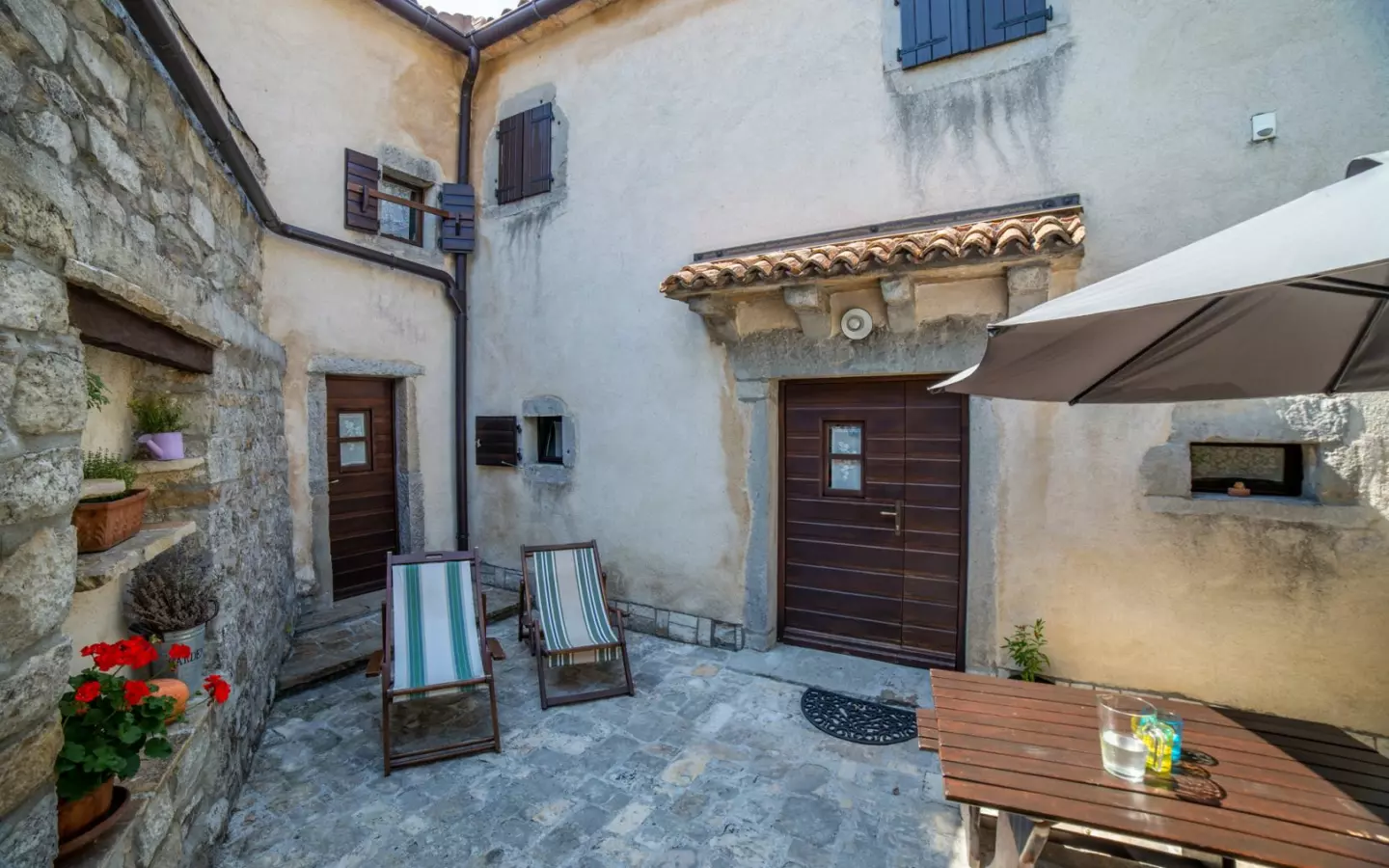 7-bedroom Detached House In Gračišće, Croatia (520 M²)