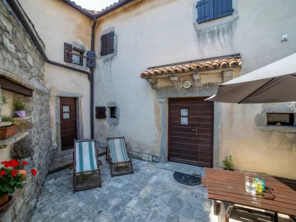 7-bedroom Detached House In Gračišće, Croatia (520 M²)