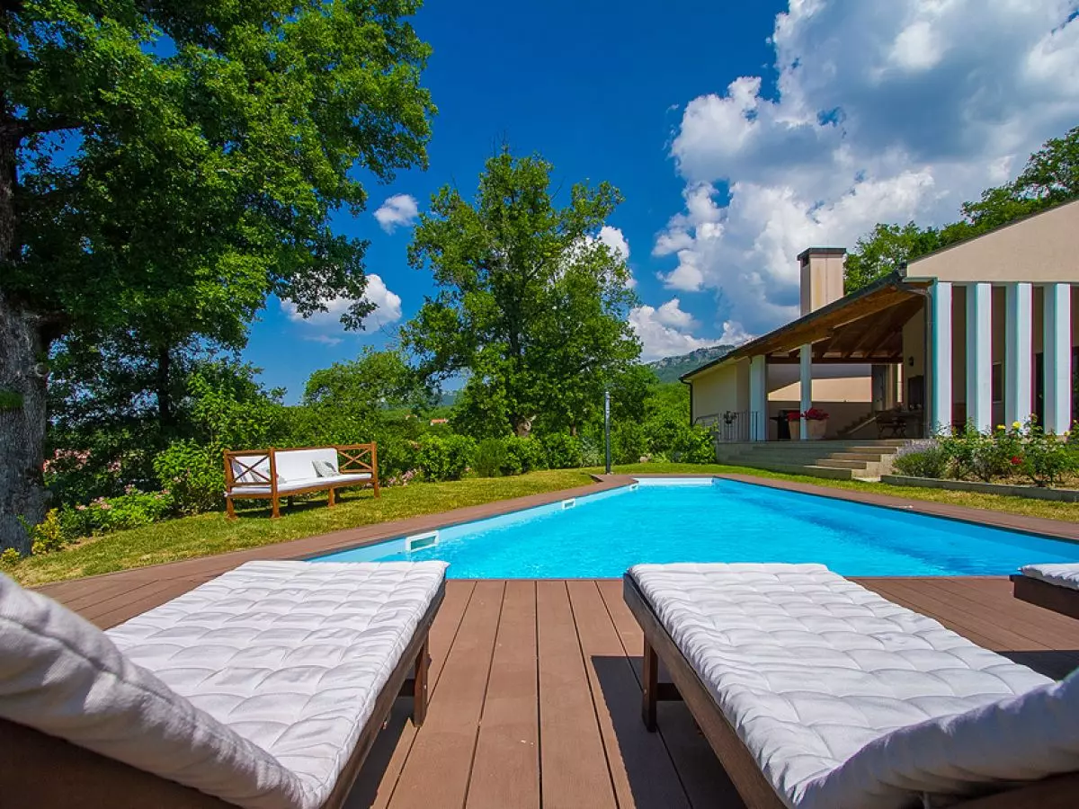 4-bedroom Villa In Buzet, Croatia (285 M²)