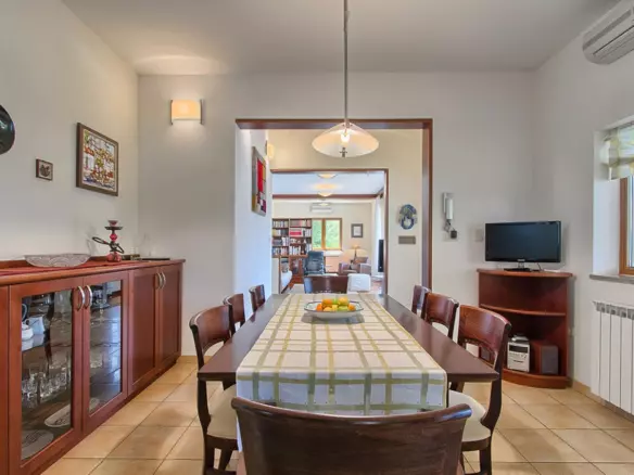 4-bedroom Villa In Buzet, Croatia (285 M²)