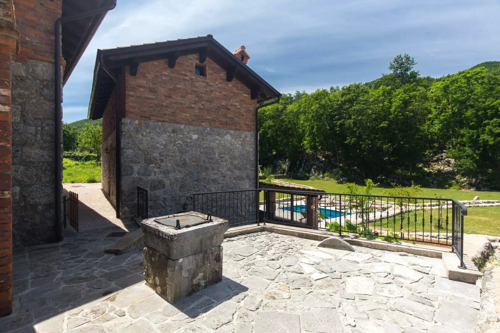 original_1675165389_44748444_2163716650569736_1162662516203978752_n-608001 7-bedroom Villa In Veprinac, Croatia (564 M²)