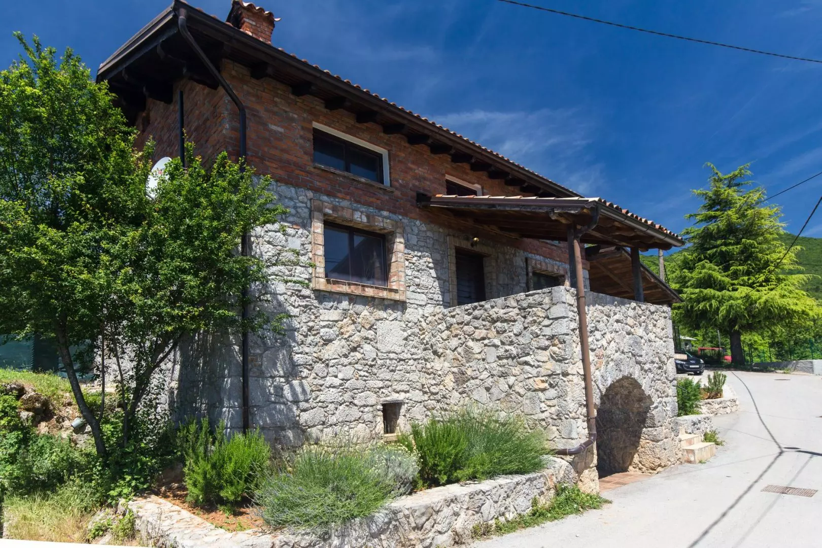 original_1675165405_44708838_2163718257236242_8638588823342678016_n-d1aaa1 7-bedroom Villa In Veprinac, Croatia (564 M²)