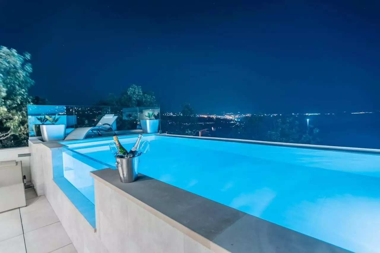 8-bedroom Villa In Pobri, Croatia (500 M²)
