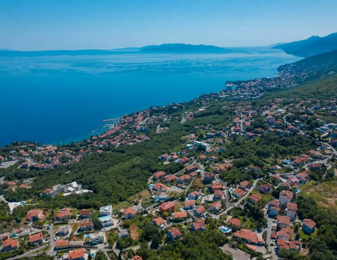 8-bedroom Villa In Pobri, Croatia (500 M²)