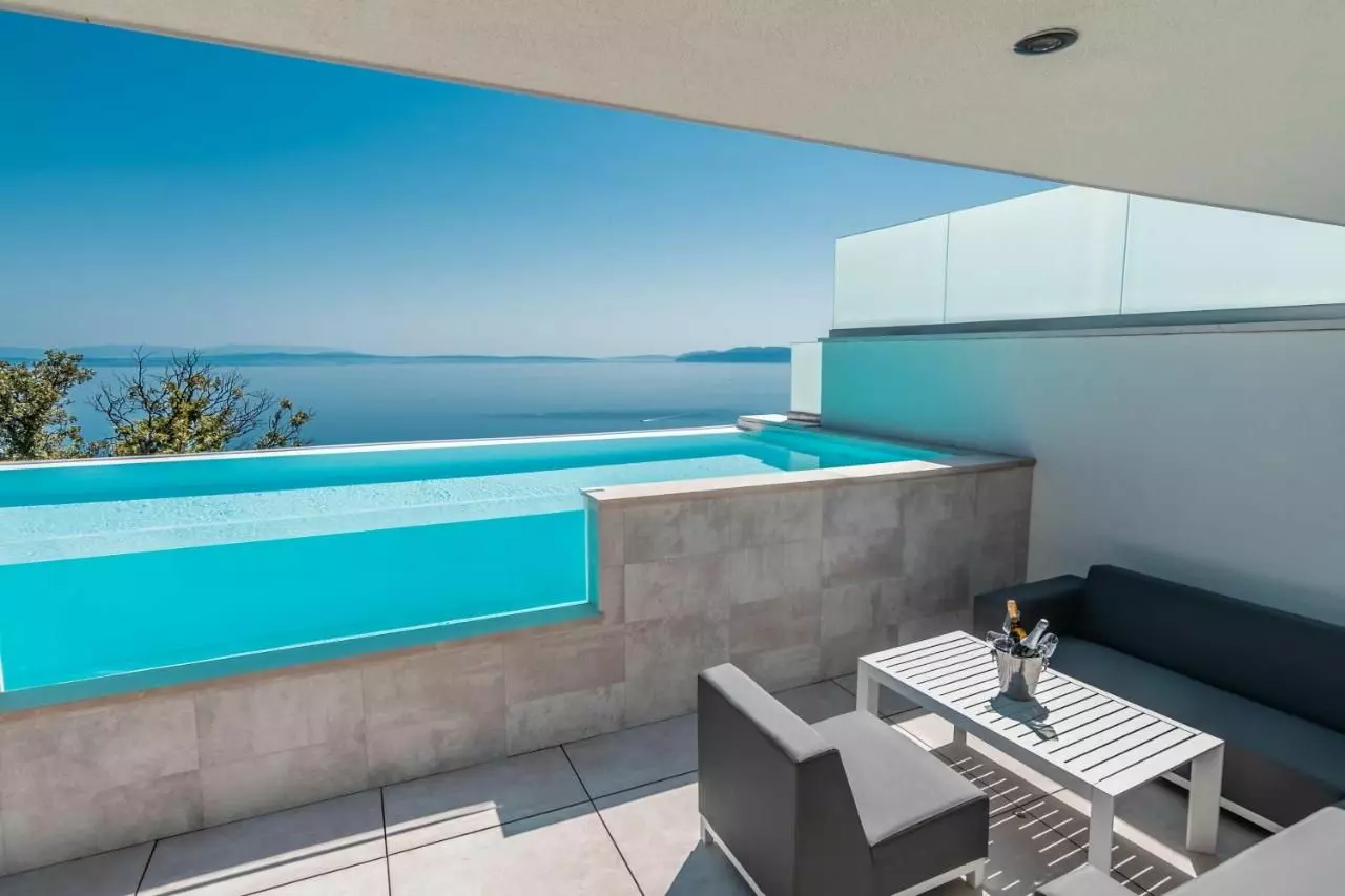8-bedroom Villa In Pobri, Croatia (500 M²)