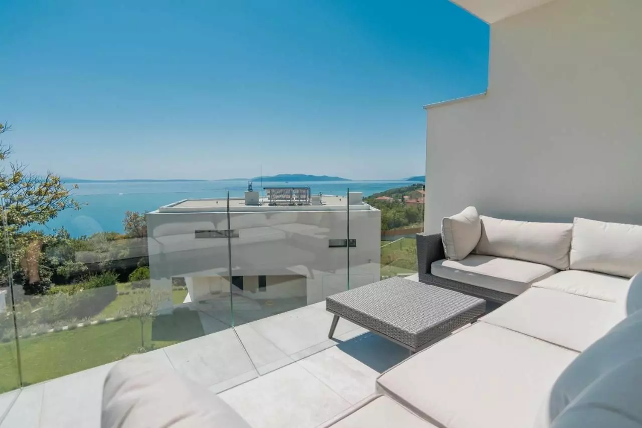 8-bedroom Villa In Pobri, Croatia (500 M²)