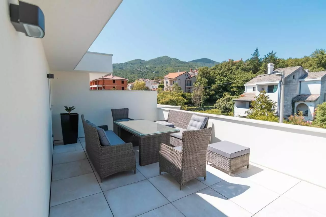 8-bedroom Villa In Pobri, Croatia (500 M²)