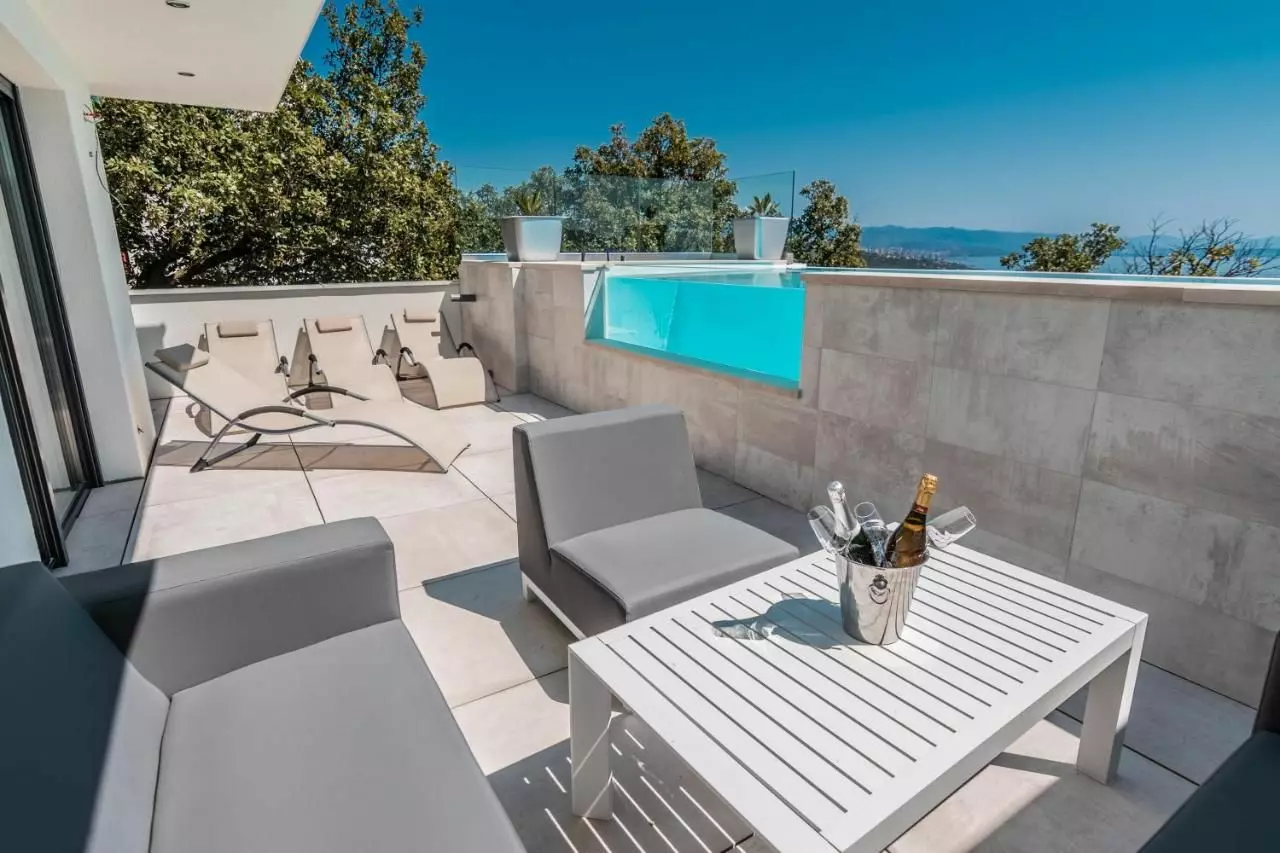 8-bedroom Villa In Pobri, Croatia (500 M²)