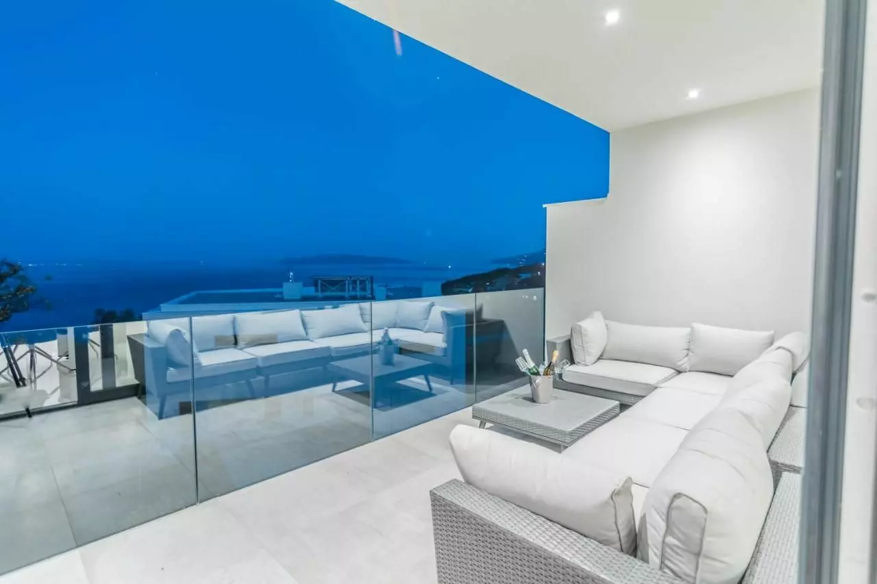 8-bedroom Villa In Pobri, Croatia (500 M²)