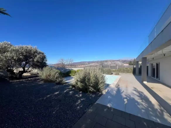 3-bedroom Villa In Klenovica, Croatia (170 M²)