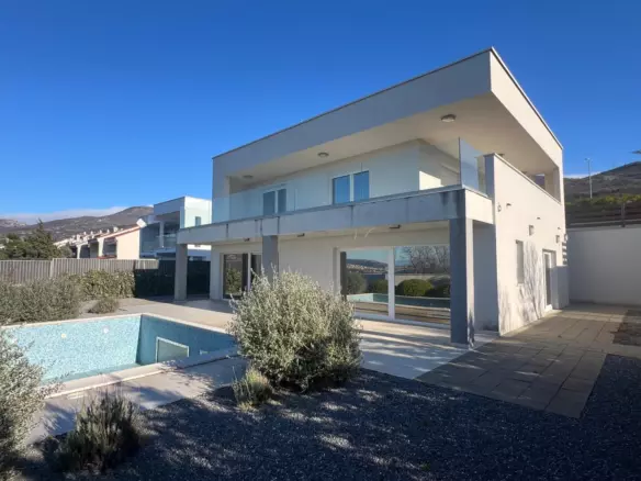 3-bedroom Villa In Klenovica, Croatia (170 M²)