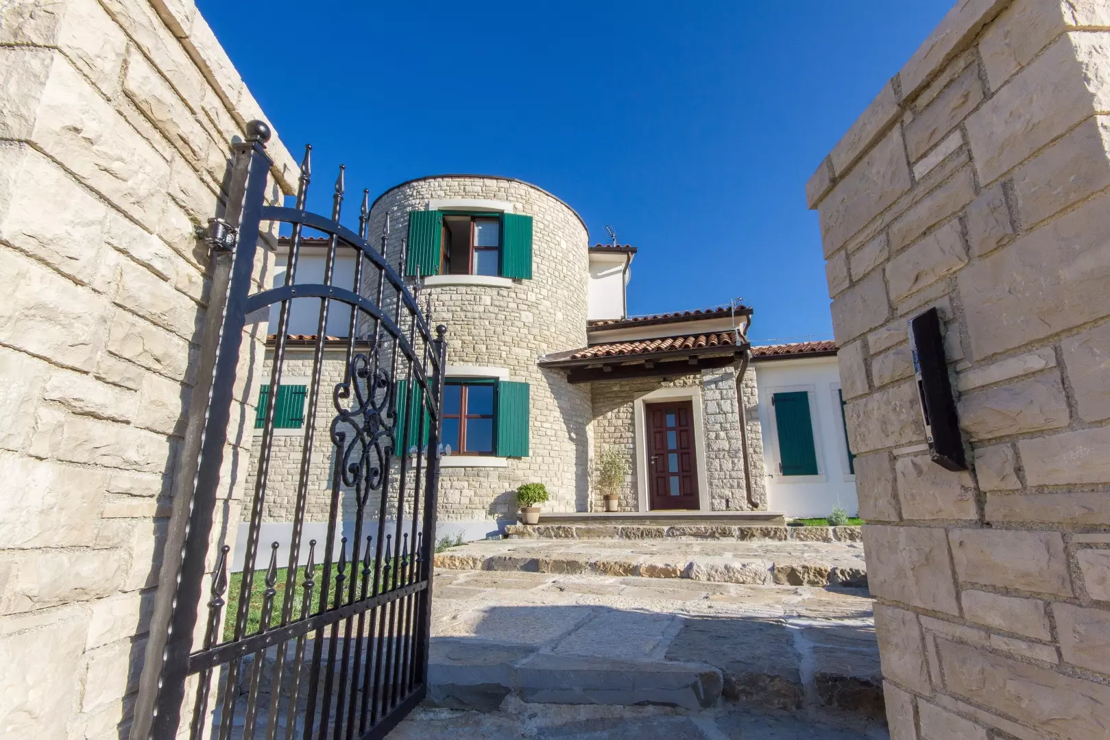 4-bedroom Detached House In Hrboki, Croatia (220 M²)