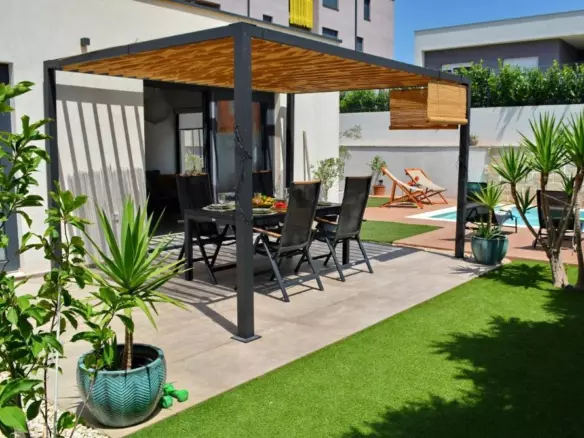 2-bedroom Apartment In Sveti Filip I Jakov, Croatia (110,42 M²)