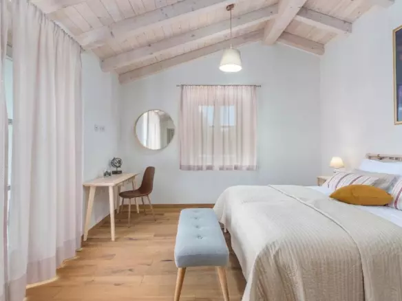 3-bedroom Villa In Smoljanci, Croatia (163 M²)