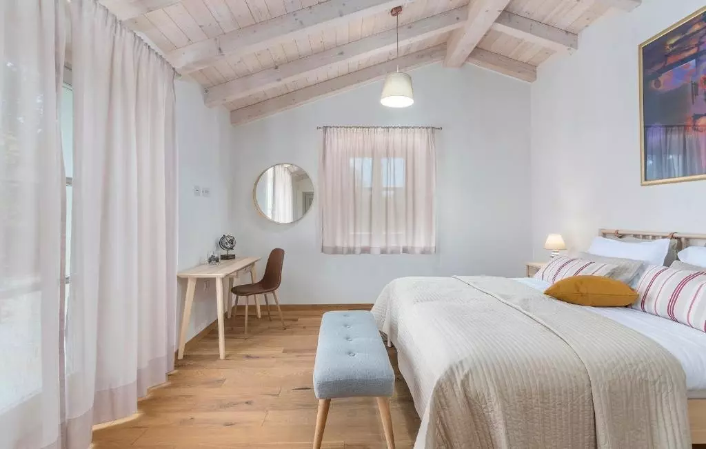 3-bedroom Villa In Smoljanci, Croatia (163 M²)
