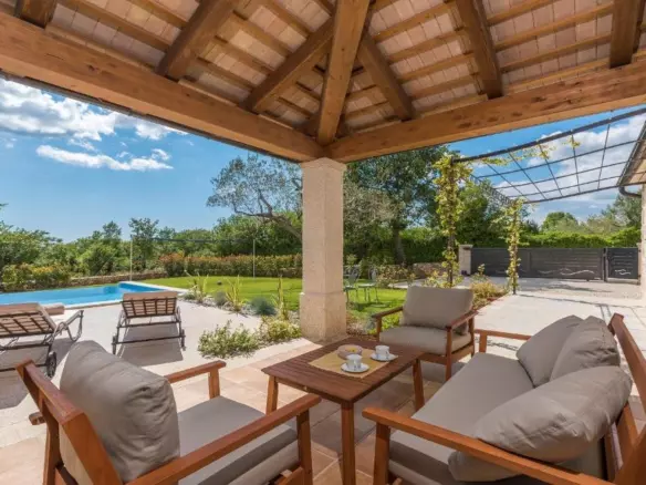 3-bedroom Villa In Smoljanci, Croatia (163 M²)