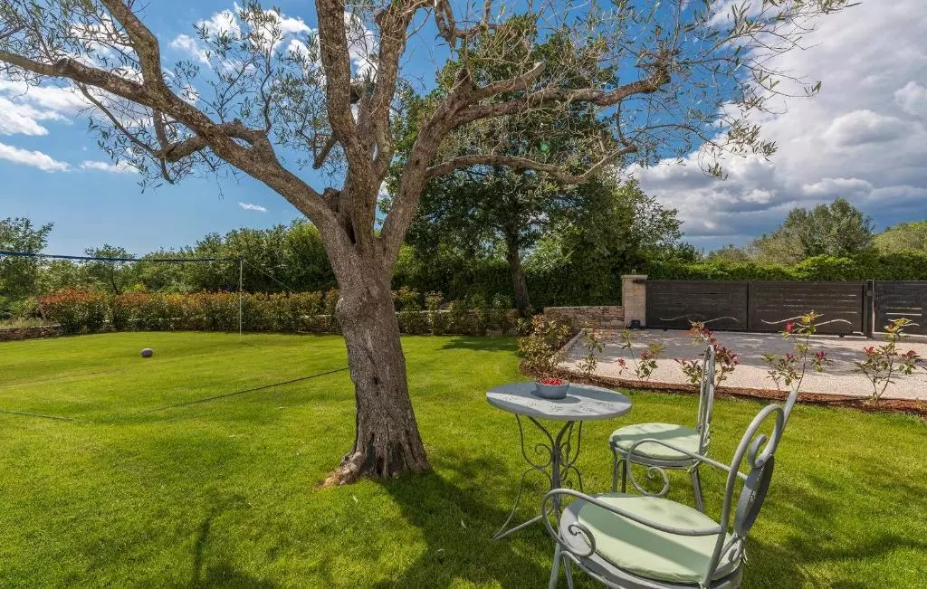 3-bedroom Villa In Smoljanci, Croatia (163 M²)