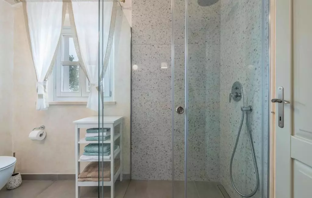 3-bedroom Villa In Smoljanci, Croatia (163 M²)