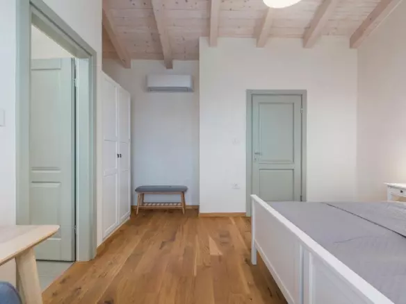 3-bedroom Villa In Smoljanci, Croatia (163 M²)