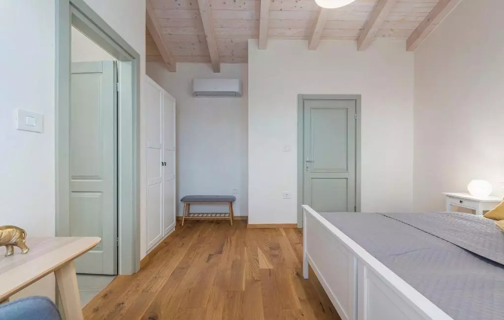 3-bedroom Villa In Smoljanci, Croatia (163 M²)