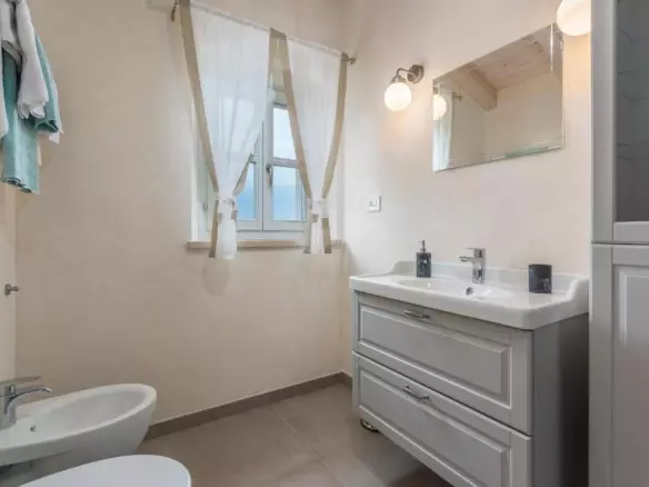 3-bedroom Villa In Smoljanci, Croatia (163 M²)