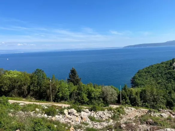 5-bedroom Villa In Medveja, Croatia (450 M²)