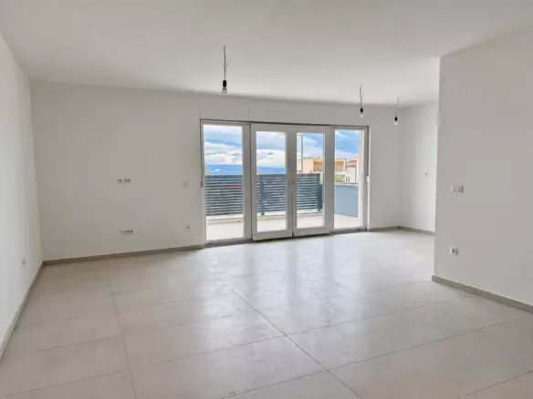 2-bedroom Apartment In Makarska, Croatia (82,74 M²)