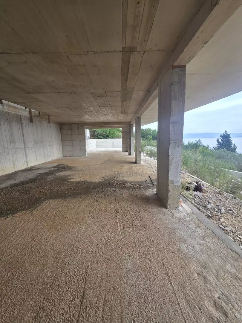 5-bedroom Villa In Medveja, Croatia (450 M²)