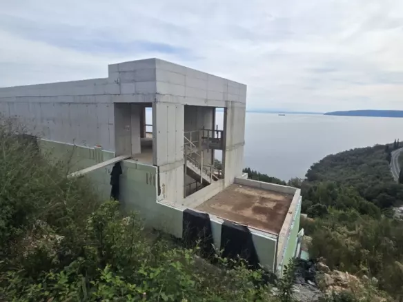 5-bedroom Villa In Medveja, Croatia (450 M²)