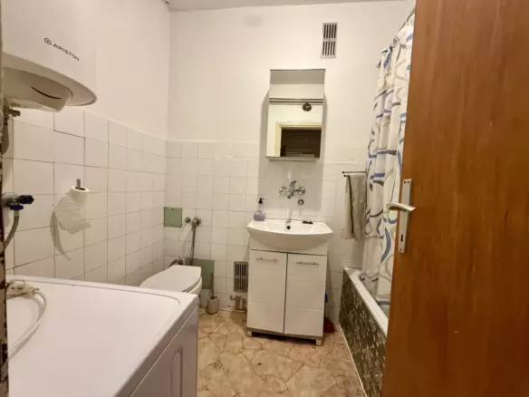 3-bedroom Apartment In Podmurvice, Croatia (64 M²)
