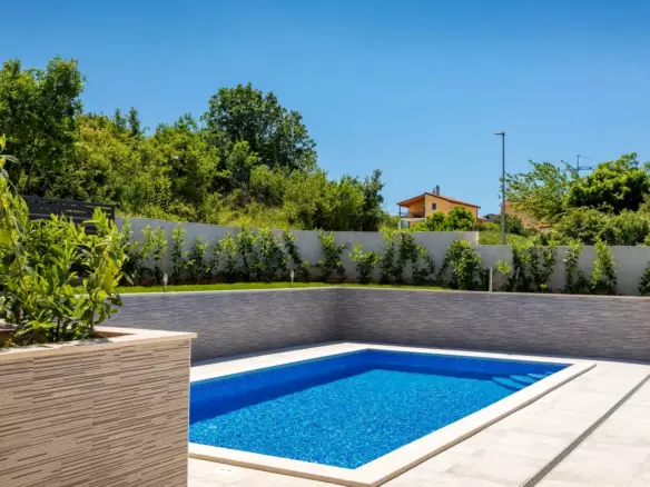 3-bedroom Detached House In Poreč, Croatia (141 M²)
