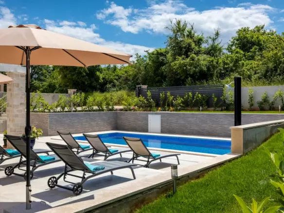 3-bedroom Detached House In Poreč, Croatia (141 M²)