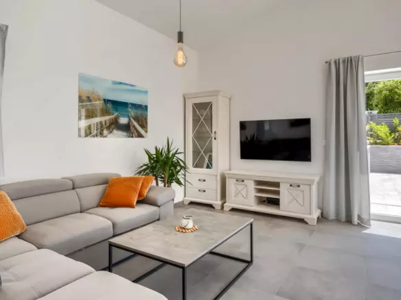 3-bedroom Detached House In Poreč, Croatia (141 M²)