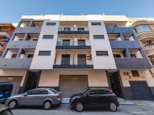 3-bedroom Apartment In Torrevieja, Spain (104 M²)